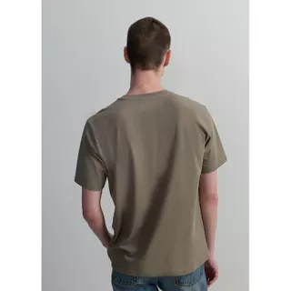 CPS เสื้อยืดคอกลมแต่งปิ๊กโลโก้ ผู้ชาย REGULAR-FIT CREWNECK TEE รุ่น C26WGMA125 (AW26#P1)