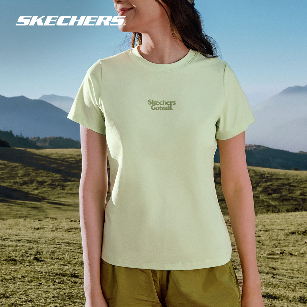 Skechers สเก็ตเชอร์ส เสื้อยืดแขนสั้นผู้หญิง Women GO Trail Short Sleeve Tee - P226W066-004B