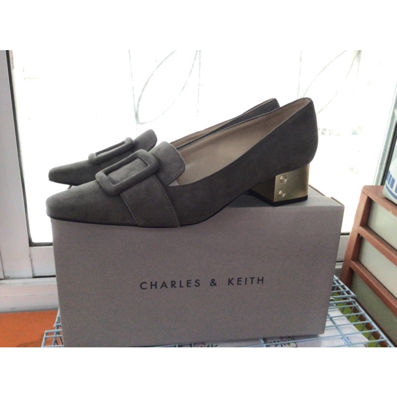 รองเท้า charles &amp; keith จาก shop100%