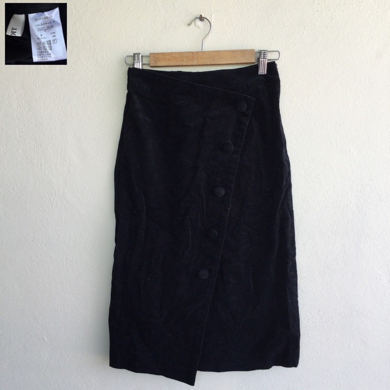 กระโปรงยาว สีดำ ผ้าลูกฟูก IEDIT