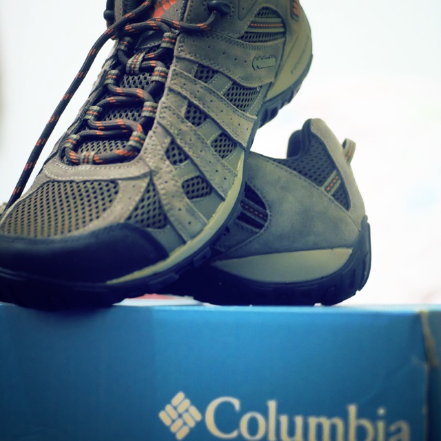 รองเท้าเดินป่า Columbia รุ่น Treklite Omni-grip หนังกลับสีเขียวขี้ม้า-เทา มือหนึ่ง!