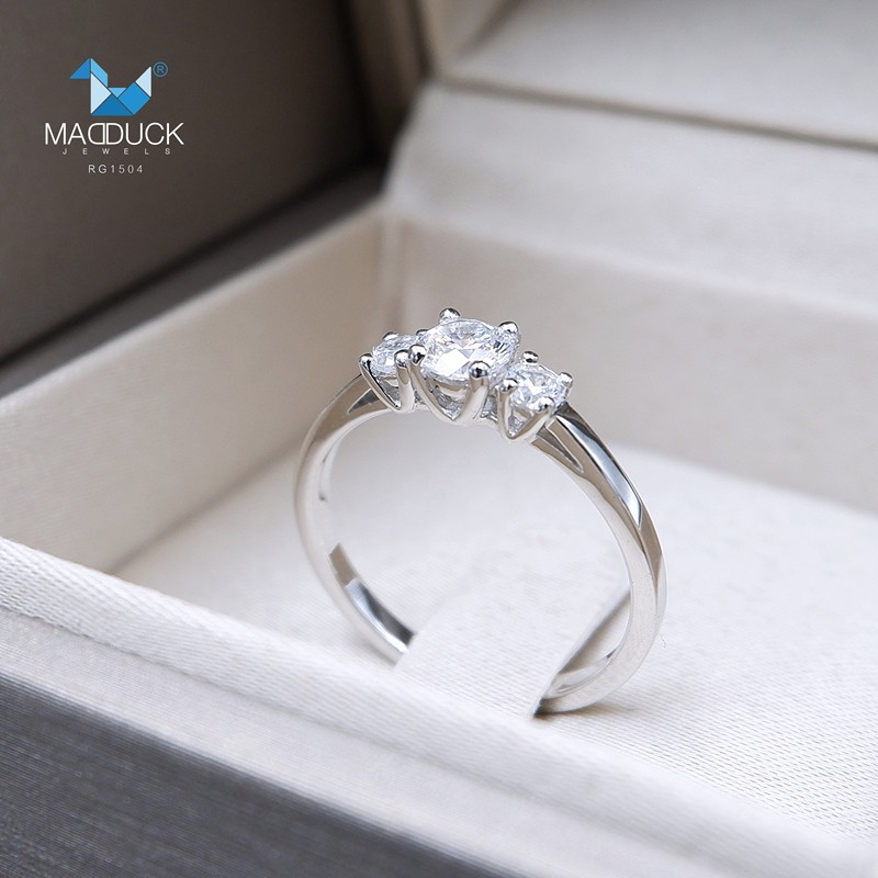 Madduckjewels แหวนเงินแท้ 925 CZ / โมอิส (Moissanite) / เพชร Lab Grown ชุบโรเดียม แหวนแต่งงาน RG1504