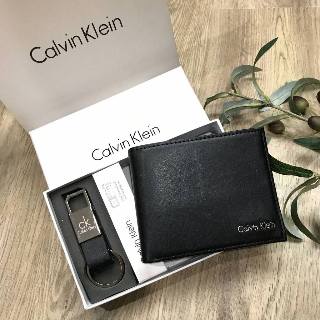 Calvin Klein Wallet With Keychain Value Pack Limited Edition จาก Calvin Klein Jeans