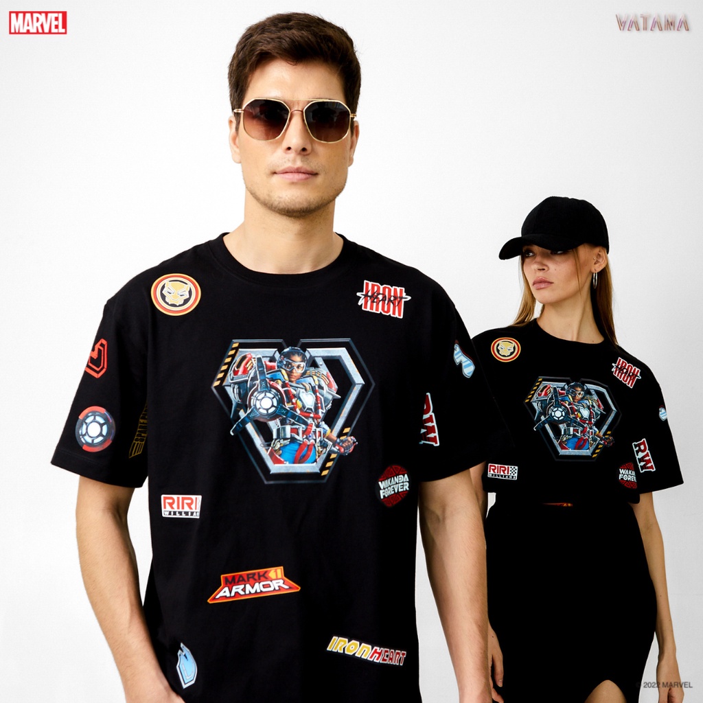 VATANA - เสื้อยืดแขนสั้น สีดำ พิมพ์ลาย Wakada Forever: Ironheart Mask1 OVP  | Unisex T-Shirt ลิขสิทธ