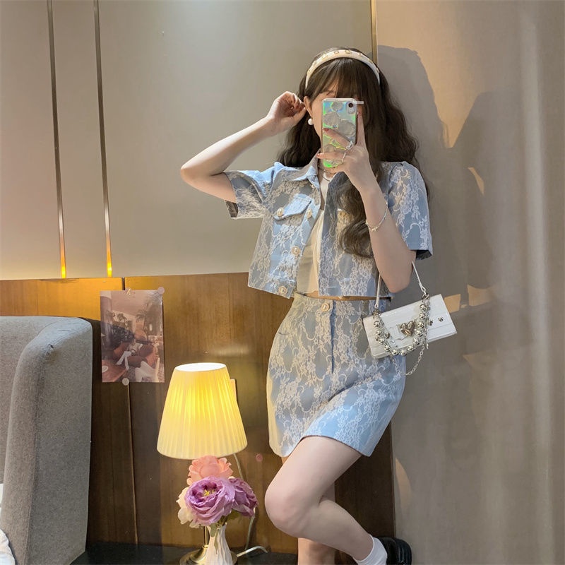 ชุดเซตสไตล์เกาหลี【เซต2ชิ้น】ย้อนยุคฝรั่งเศส เสื้อครอป ปุ่มด้านหน้า+กระโปรงสั้น ใส่แล้วสวย หรูหรามาก S-XL