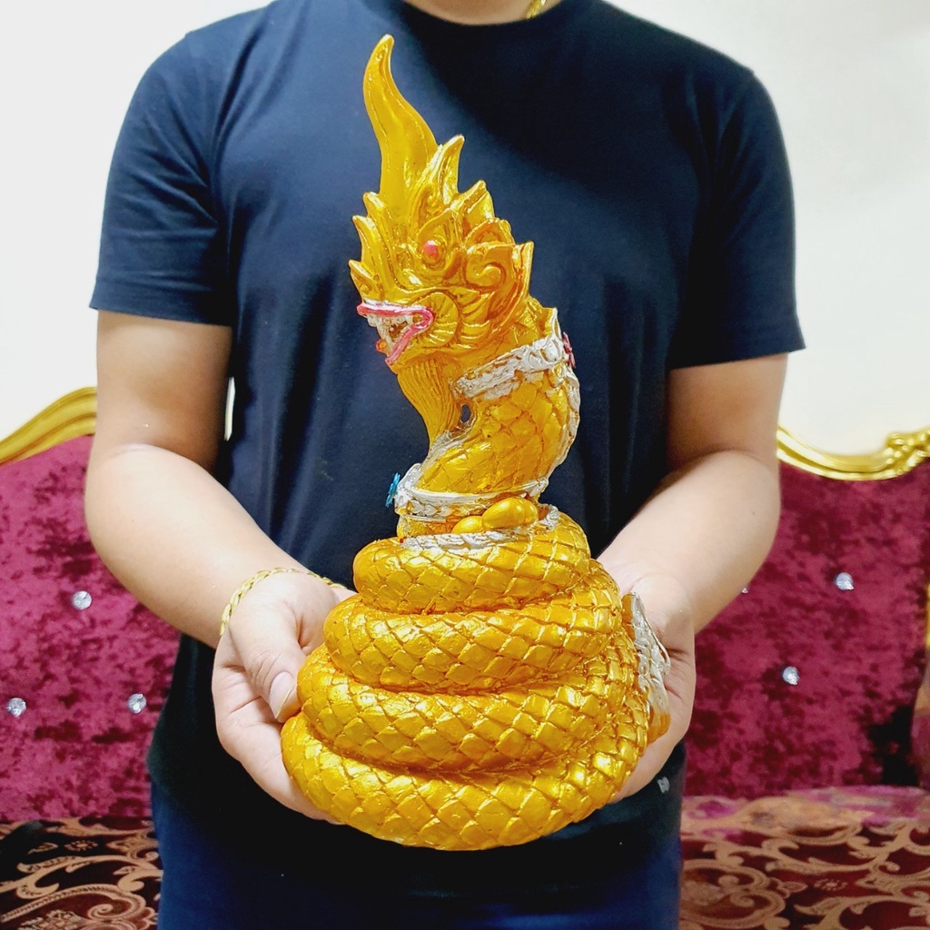 พญานาคตระกูลสีทองขดตัวพร้อมไข่ บูชาเสริมโชคลาภความรักความเมตตา ขอพรได้ทุกประการ ท่านมีเมตตามาก(สูง25ซม.)