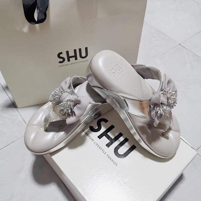 รองเท้า SHU Sofa มือสอง รองเท้าหนีบ SHU ราคาถูก สภาพดี