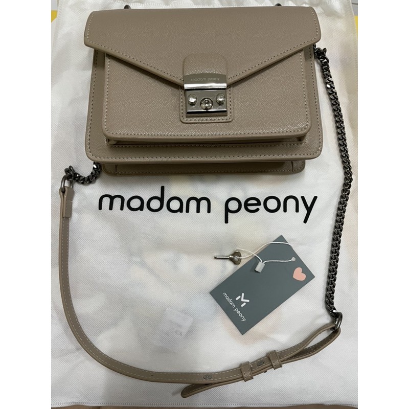 ส่งต่อ กระเป๋า Madam Peony รุ่น Carter bag สี beige สภาพดี 90%