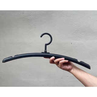 ไม้แขวนเสื้อ 12ชิ้น35บาท *** รหัสสินค้า586 ดำ***