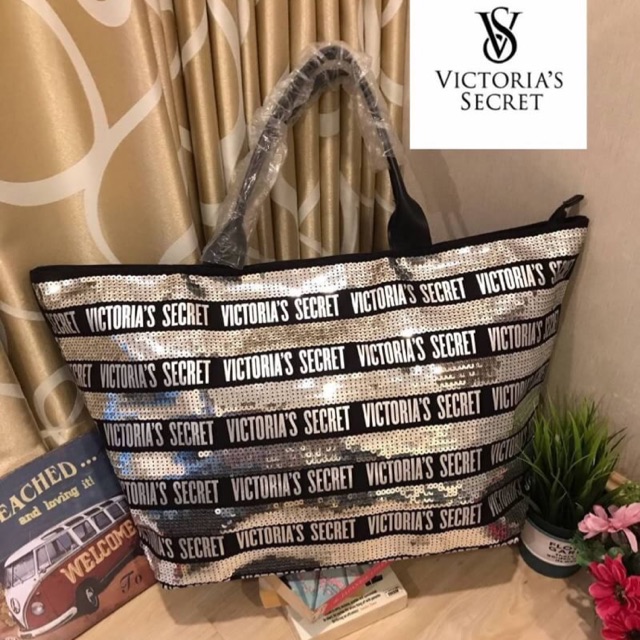 Victoria Secret shopping Bag