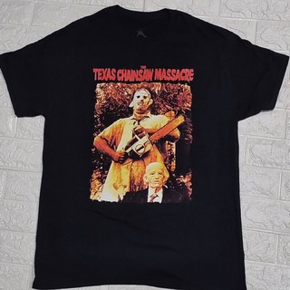 เสื้อยืดคอกลมcrew neckเสื้อภาพยนตร์ The Texas Chainsaw Massacre ลิขสิทธิ์แท้S-4XL