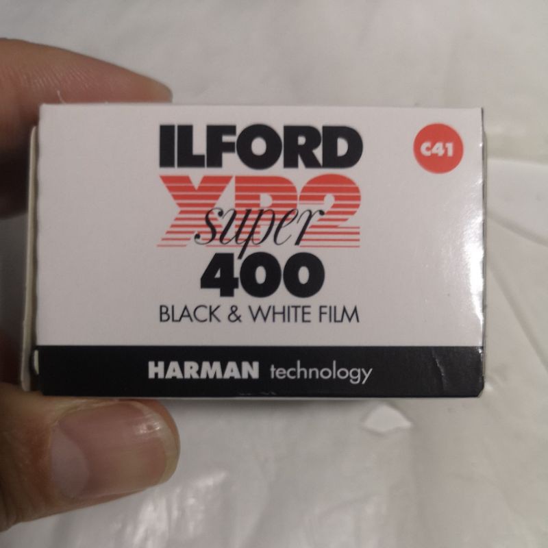 ฟิล์มขาวดำ Ilford XP2 400 (35 mm , 36 รูป) 1 ม้วน ล้างน้ำยาเดียวกับฟิล์มสี