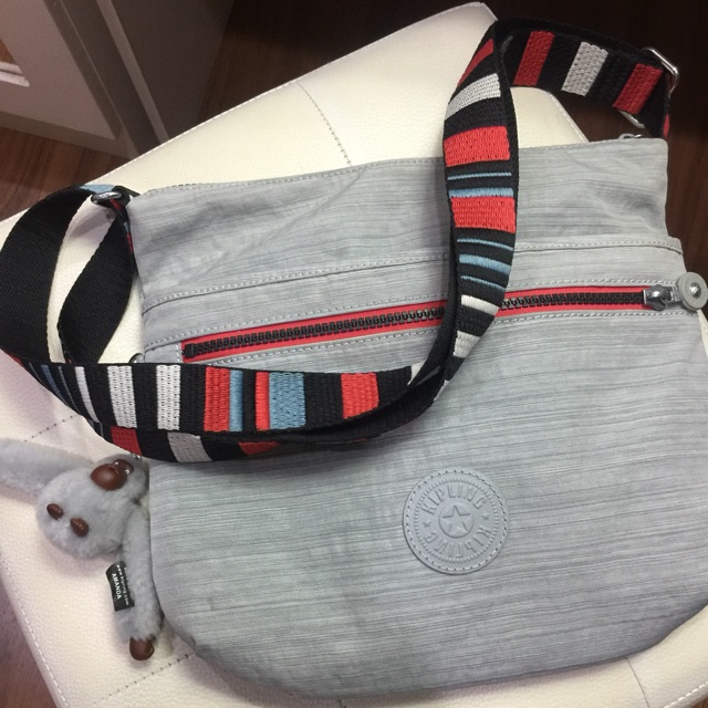 กระเป๋า kipling สะพายข้าง ของแท้ 100%