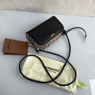 กระเป๋าสะพาย Mini Crossbody Bag ใบจิ๊วสะพายน่ารัก เหมาะกับสาวบอบบาง น่าถะนุถนอม อย่างเราๆ  ขนาด (17x12 cm)