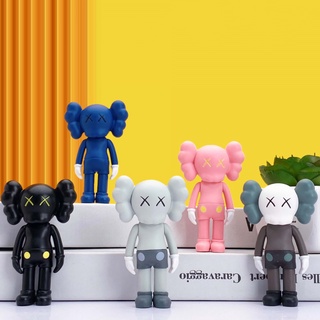 ฟิกเกอร์ Kaws Street Hobby Kaws ของเล่น ของขวัญวันเกิด สําหรับตกแต่งบ้าน รถยนต์ เพื่อน 5 ชิ้น ต่อชุด