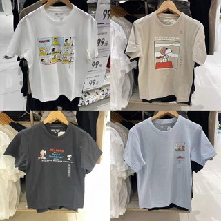 【💘💘】Uniqlo เสื้อยืดแขนสั้น พิมพ์ลาย Snoopy Peanuts สําหรับผู้ชาย และผู้หญิง 445597 447165