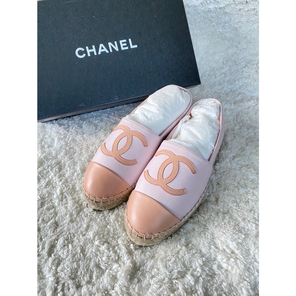 รองเท้าChanelหนังไซส์36