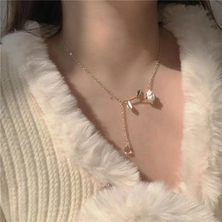 Fashion French Retro Rose Necklace Womens Light Luxury Niche Design Gentle Camellia Flower Collarbone Chain Necklace Sweater Chain Women