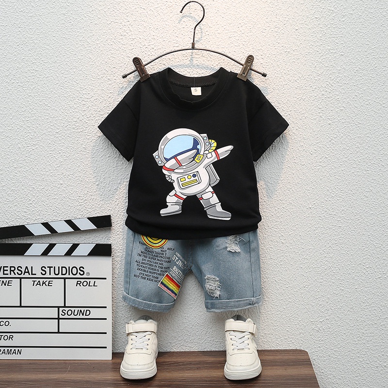 ชุดเสื้อท็อป ผ้าฝ้าย และกางเกงยีนขาสั้น ลายการ์ตูน แฟชั่นฤดูร้อน สําหรับเด็กผู้ชาย