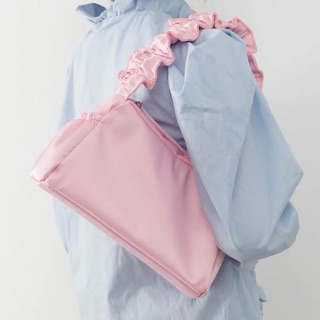 พร้อมส่ง🌸กระเป๋าสะพายไหล่ย่นๆ สุดฮิต