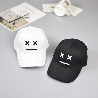 หมวก Marshmello x-x มีสีขาว และสีดำ