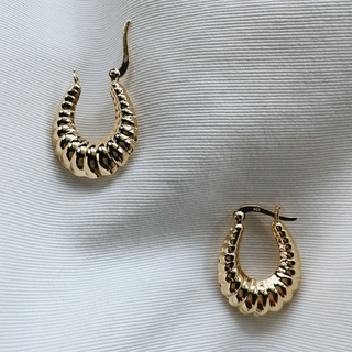 Scalloped Hoops, 18K Gold Plated Sterling Silver Earrings E0069 | เงินแท้ 925 ชุบทองเเท้ 18 กะรัต