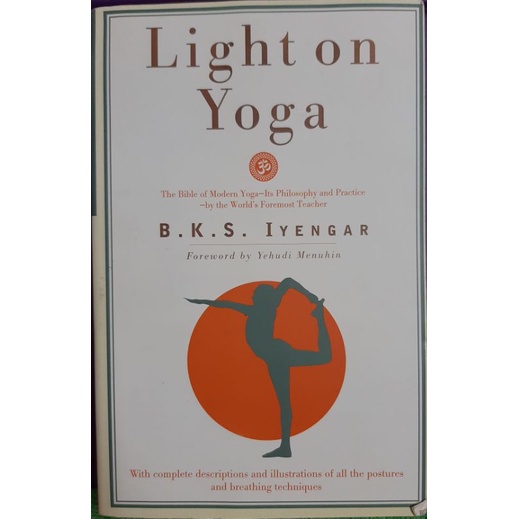 Light on Yoga  B.K.S.IYENGARเขียน