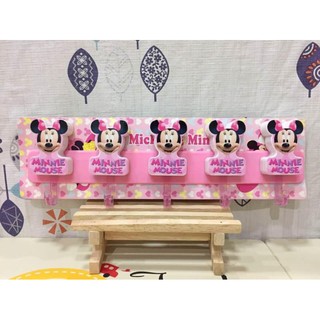 ที่แขวนผ้า Minnie Mouse ขนาดใหญ่ ขอแขวน 5 ตัว ด้านหลังเป็นเทปกาว มีช่องสำหรับเจาะขันน๊อต