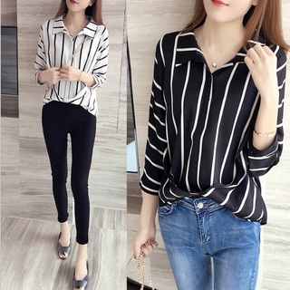 พร้อมส่ง เสื้อแฟชั่นผู้หญิงสไตล์เกาหลี  ชุดลายทางขาวดำ Stylish Stripe Women Classic Blouse Top Shirt