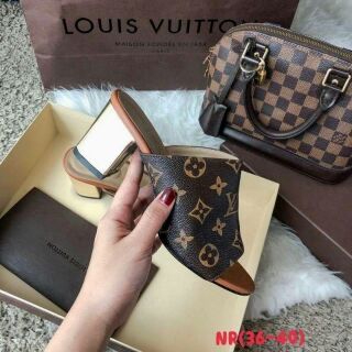 รองเท้า Louis  Vuitton  พรีเมี่ยม ปั๊มเเบรนด์