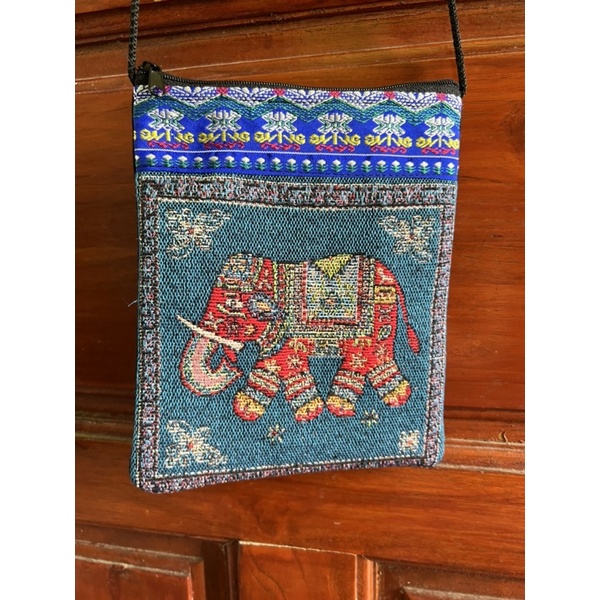 กระเป๋าช้างใบเล็กมีสายสะพาย ขนาดน่ารักใส่ของได้เยอะ ราคาถูก