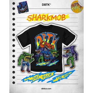 ที่มีคุณภาพสูง DBTK X SHARKMOB ที (COD) สติกเกอร์ฟรีฤดูร้อนผู้ชายผู้หญิง unisex สีดํา Tshirtคลา 3UO