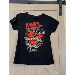 เสื้อยืดผู้ชายเสื้อยืดลําลอง แขนสั้น พิมพ์ลาย Panic At The Disco ขนาดเล็ก สวมใส่สบาย คุณภาพสูง แฟชั่นสําหรับผู้ชาย