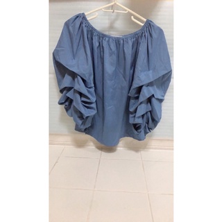 เสื้อปาดไหล่  แขนพอง สีฟ้าคราม สวยมาก ผ้าดี งานเกาหลี อกฟรีไซต์