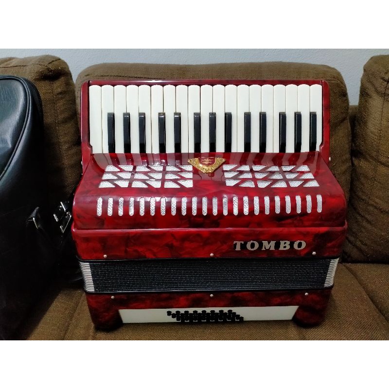 แอ๊คคอเดี้ยนTombo Made in Japan