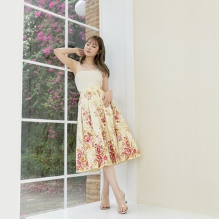 APRILS | Busaba Skirt (Cream)  กระโปรงจีบทวิสยาว ลายผ้าบาติก รุ่นบุษบา