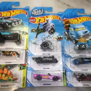 Hotwheels basic car 1คัน คันละ 45บาท ( ร้านจะคละแบบให้เพื่อไม่ให้สินค้าซ้ำกัน ) สินค้าเป็นของแท้