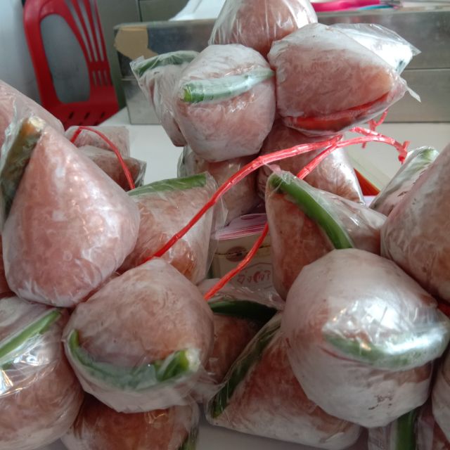 แหนมหมูชัยภูมิอร่อยรสชาติเลิศผลิตจากหนังหมูแท้
