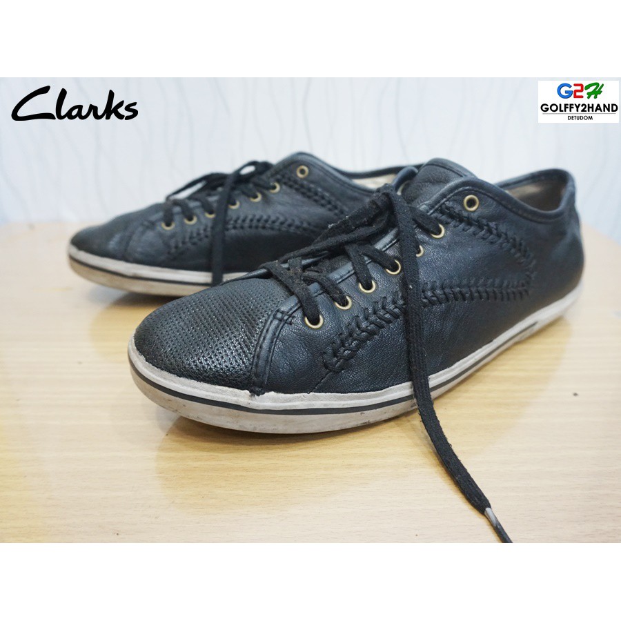 Clarks แท้ รองเท้าผ้าใบหนังสปอต