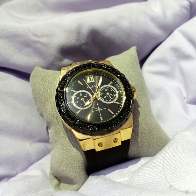 นาฬิกา GUESS