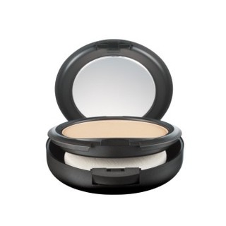 MAC Studio Fix Powder Plus Foundation 15g #NC20, #NC25, #NC30 ปกปิดเนียนและติดทนนานตลอดวัน