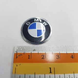 Logo ของรถ BMW อลูมิเนียมบาง