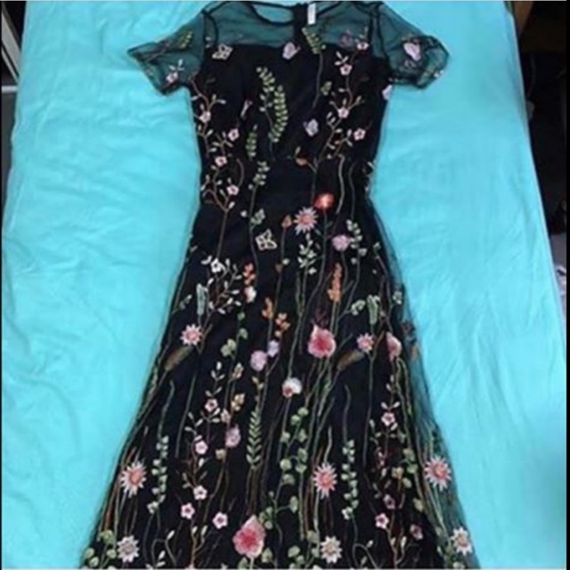 เดรสงานป้ายJariya