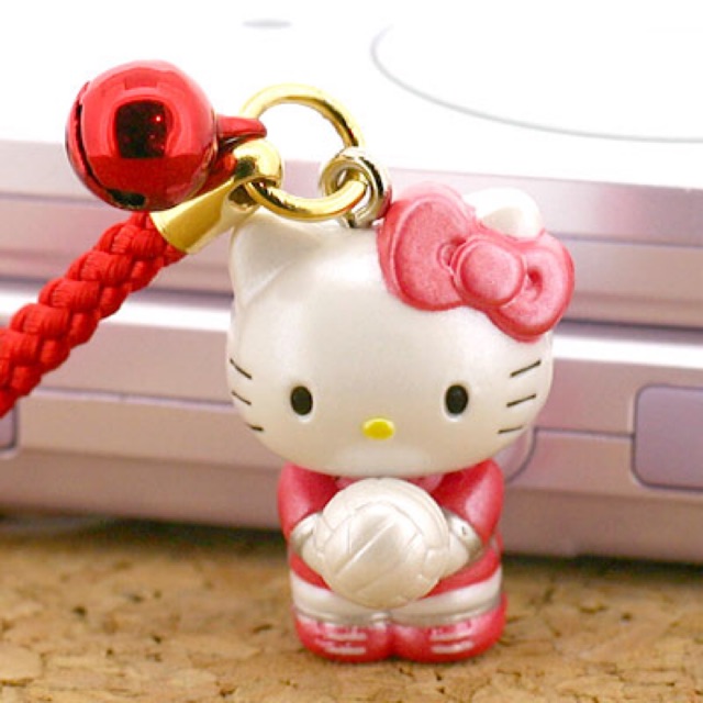 แท้ 100% จากญี่ปุ่น พวงกุญแจ สายเชือก ซานริโอ้ เฮลโล คิตตี้ Sanrio Hello Kitty Freshman Costumed Clu