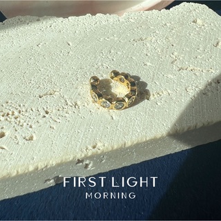 First Light Morning : London Ear Cuff ต่างหู ต่างหูหนีบฝังคริสตัล (ราคาต่อ1 ข้าง)