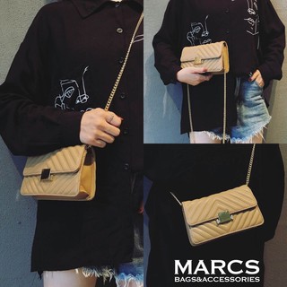 MARCS WOMAN’S SHOULDER BAG WITH CHAIN กระเป๋าถือหรือสะพายหนังสังเคราะห์ขึ้นลายริ้ว