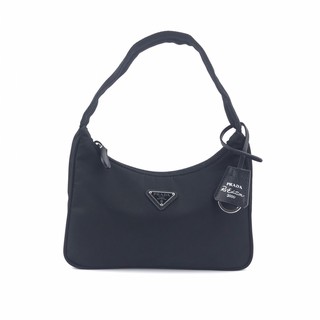 ถูกที่สุด ของแท้ 100% Prada Hobo Bag (Re edition 2000) รบกวนทักมาเช็คของก่อนกดสั่งซื้อ