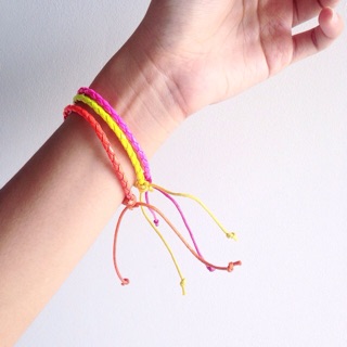 Neon Tassel กำไลเชือกรูด สีนีออน