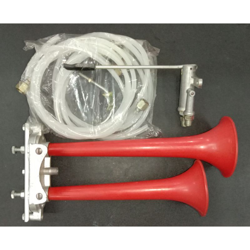 UNIVERSAL AIR HORN 12V/24V-1SET