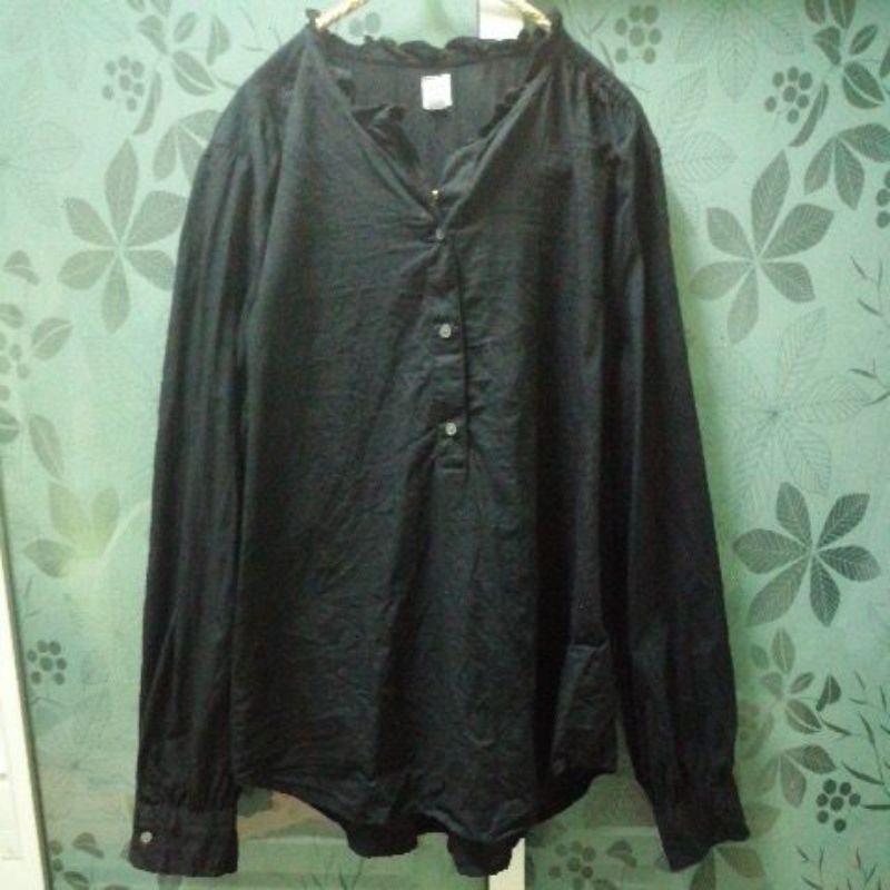 เสื้อเชิ้ตคอระบายสีดำ​ ป้ายGAP